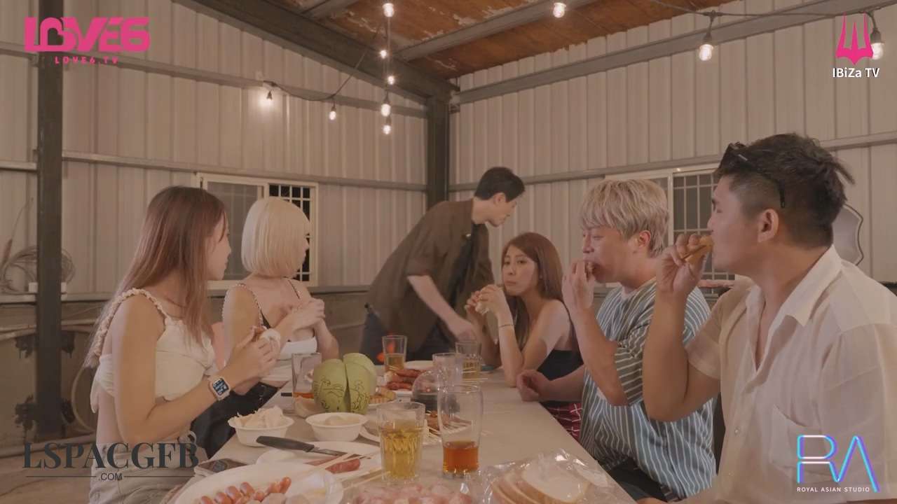 中秋烤肉性愛遊戲 金髮妹酒後大噴發.mp4_20241012_052352.187.jpg